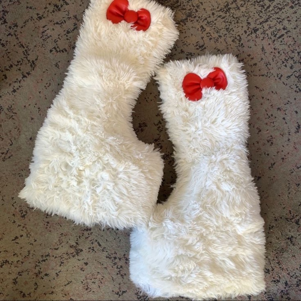 hello kitty boots